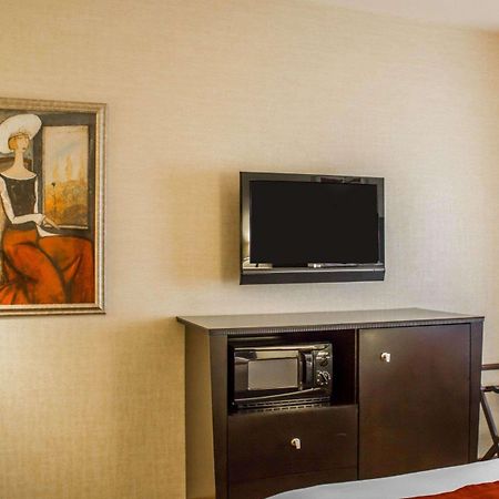 Comfort Suites Edinboro Eksteriør billede