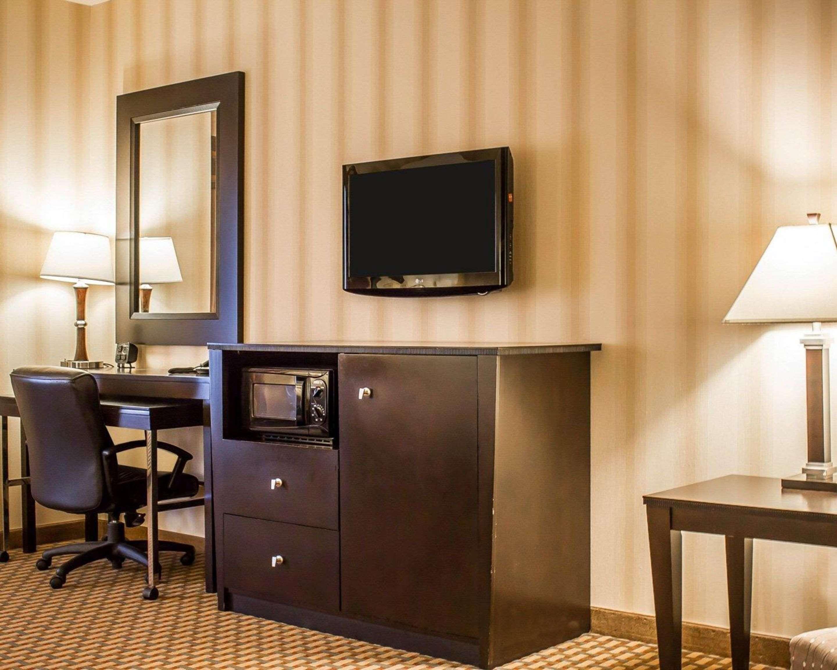 Comfort Suites Edinboro Eksteriør billede