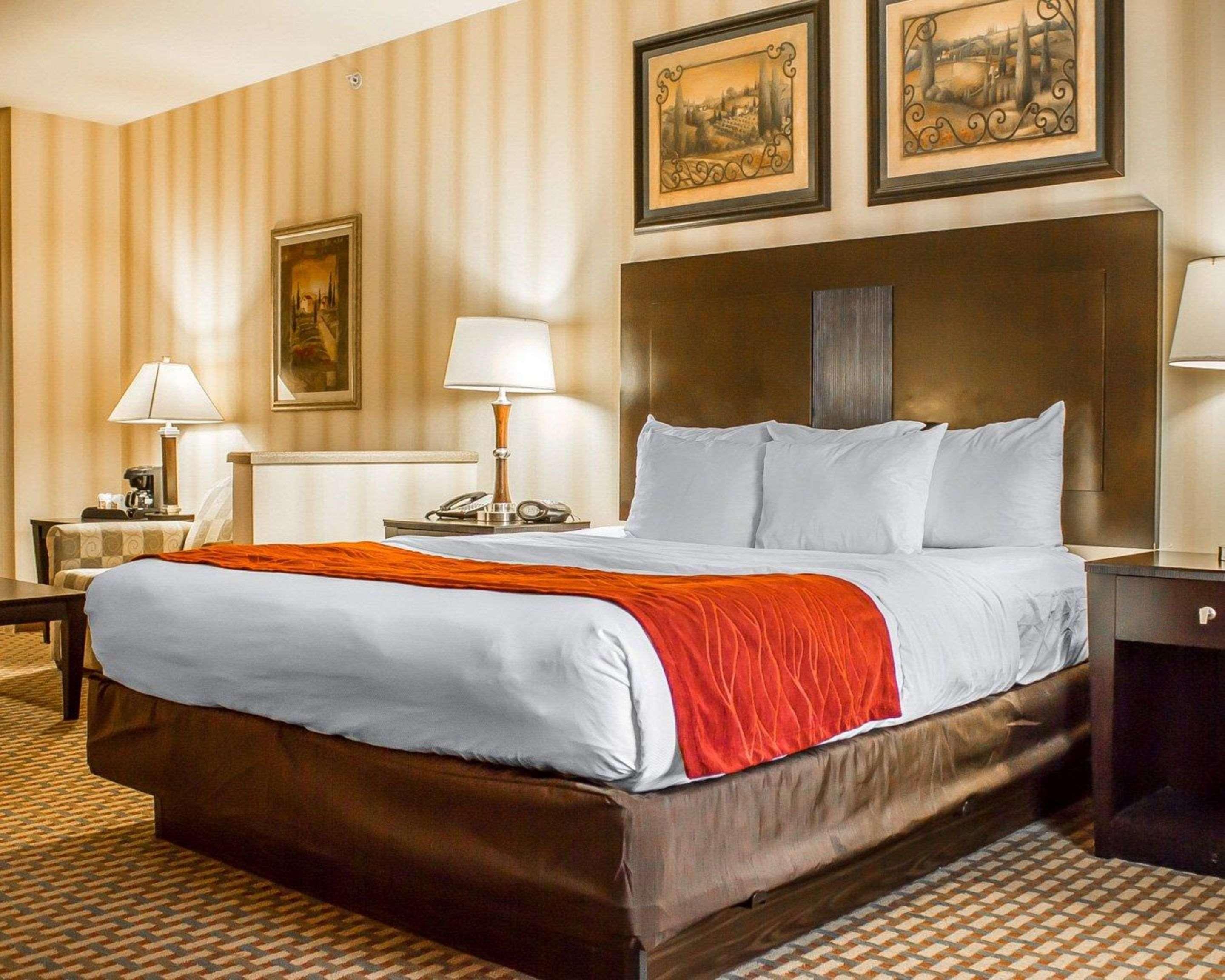 Comfort Suites Edinboro Eksteriør billede