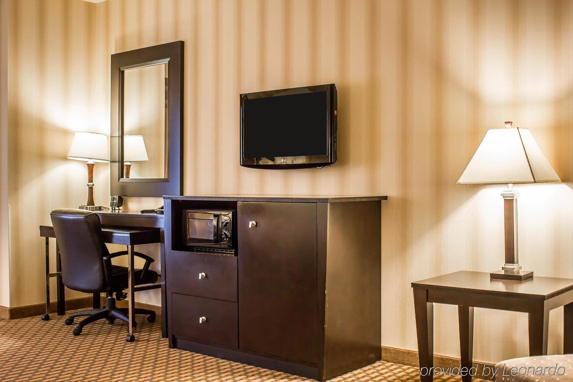 Comfort Suites Edinboro Eksteriør billede