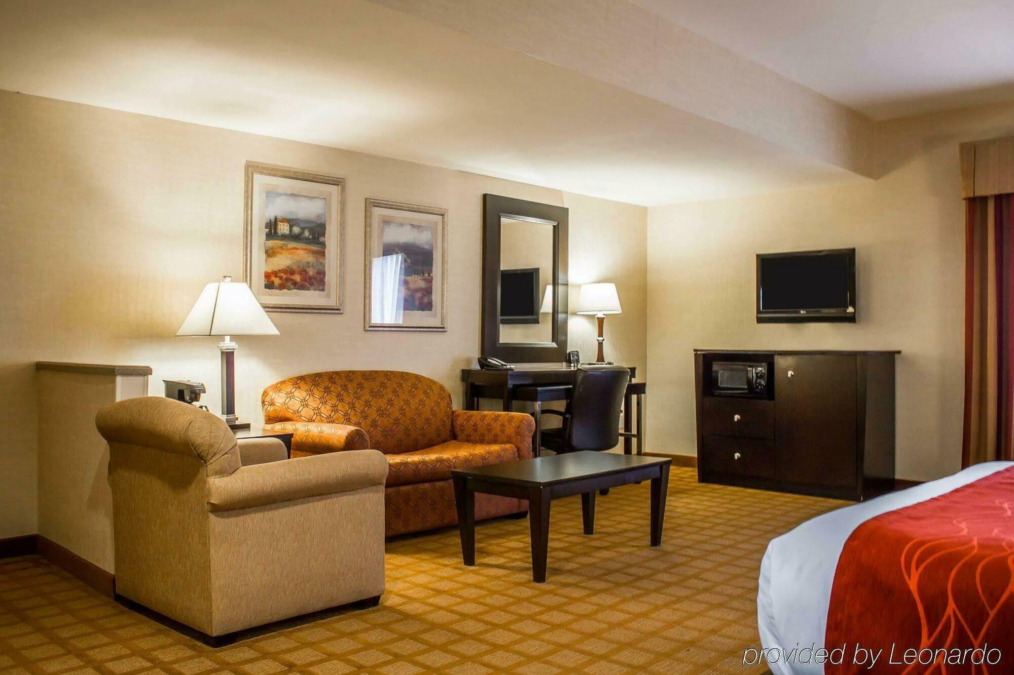 Comfort Suites Edinboro Eksteriør billede